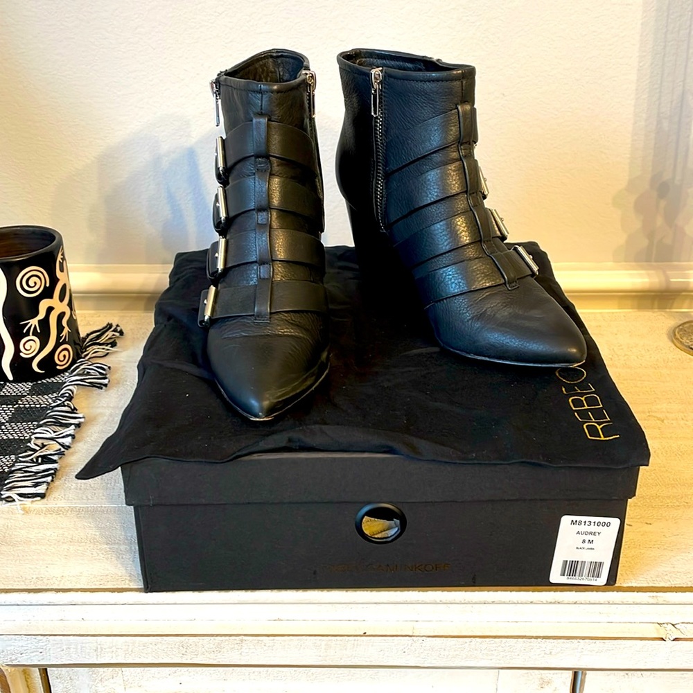 Rebecca Minkoff Audrey Pointy-toe Bootie in Balck Size 8